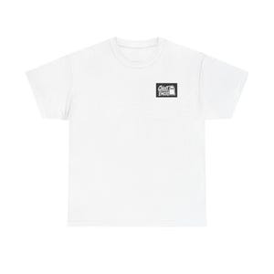 Puede incluir: Camiseta blanca con un pequeño gráfico rectangular en el pecho. El gráfico presenta las palabras "GHOST EMOTO" sobre una simple ilustración de fantasma. La camiseta está hecha de un material suave y tiene un cuello redondo clásico.