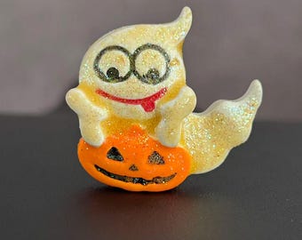 Broche vintage de Halloween con forma de fantasma y calabaza, pintado a mano con acrílico brillante.