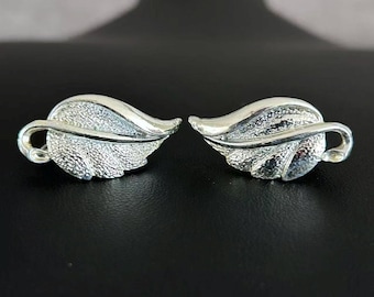 ヴィンテージジュエリー、Coroサイン入り、シルバートーンのリーフイヤリング、ミッドセンチュリーモダン、スクリューバック式