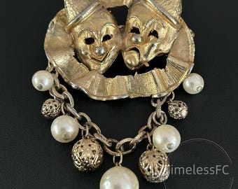 Vintage Jewelry Gold Tone Comedy Tragedy Theatre Mask Pin Brooch with Faux Pearl Charms
