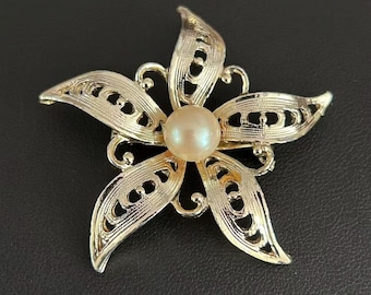 Vintage 1960s Filigree Flower Pin Brushed Gold Tone Faux Pearl Brooch