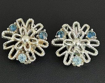 Biżuteria vintage z lat 60. XX wieku, srebrne kolczyki z niebieskimi kryształkami i klipsami w stylu retro z połowy XX wieku