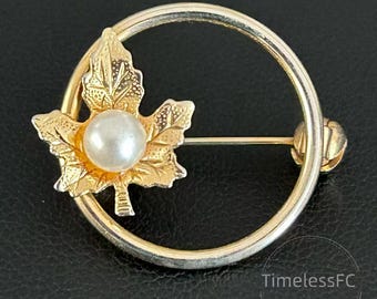 Broszka w kształcie wieńca z liści klonowych w kolorze złotym, vintage'owa, ~ 1''