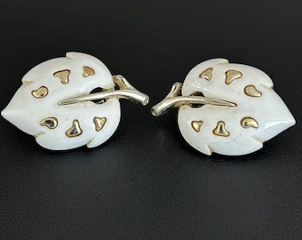 ヴィンテージジュエリー　サラ・コベントリー作　ホワイトベルベットリーフクリップオンイヤリング