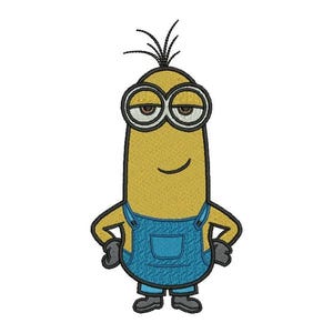 Pode incluir: Design bordado de um personagem Minion. O Minion é amarelo com cabelo preto, usando macacão azul e óculos redondos. O personagem tem uma expressão sorridente e está de pé com as mãos nos quadris.