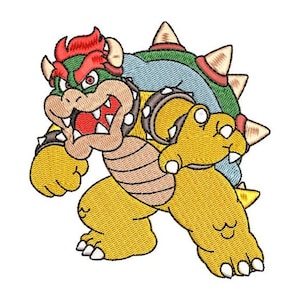 Op de afbeelding: Geborduurde Bowser-personage uit de Super Mario-videogame-serie. Het ontwerp toont Bowser in een dynamische pose, met een gele body, groene schild en rood haar. De afbeelding is een gedetailleerde, kleurrijke illustratie.