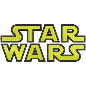 Könnte beinhalten: Gesticktes "STAR WARS"-Logo in Gelb mit schwarzer Umrandung, vor weißem Hintergrund. Der Text ist in einer fetten, blockartigen Schriftart gehalten, die üblicherweise mit der Star Wars-Franchise assoziiert wird.