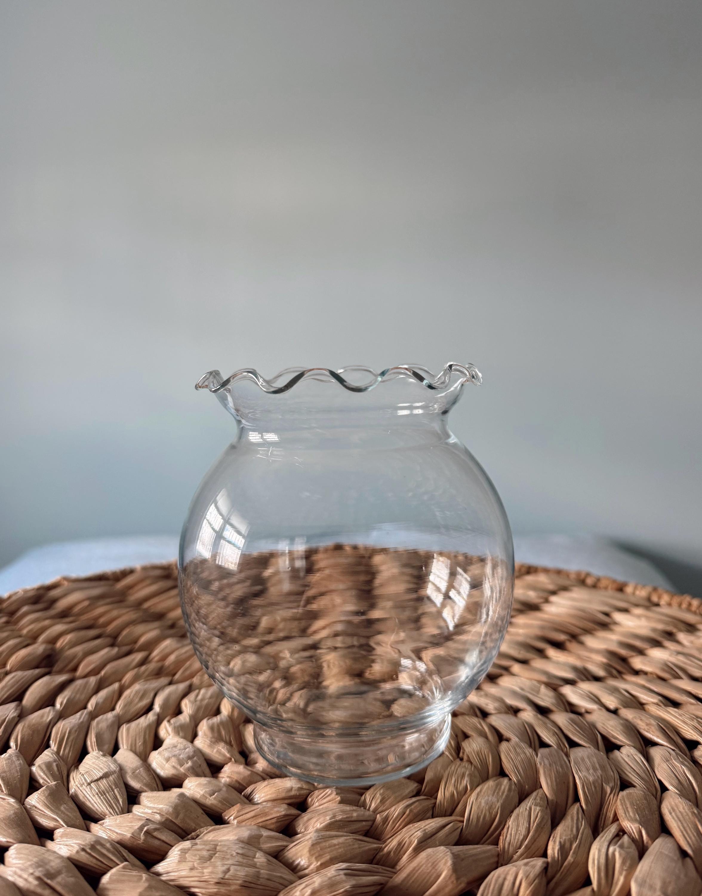Vase Rim Examples Scalloped Rim Glass Flower Vase - Etsy