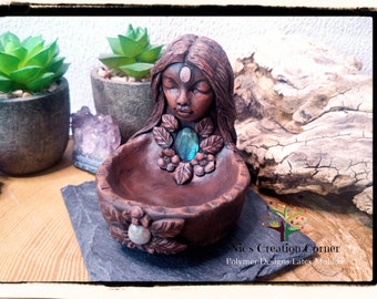Goddess Gaia Rainbow Moonstone/Labradorite Offerings Bowl.
