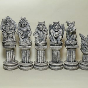 Column Gargoyle  LATEX CHESS MOULDS (9)