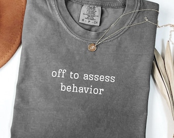 Komfortfarben aus, um das Verhalten zu beurteilen, lustiges Therapeut-T-Shirt, psychische Gesundheit Humor-Shirt, minimalistisches sarkastisches Zitat-T-Shirt