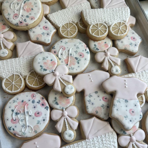 Floral baby shower cookies, baby shower cookies girl, girl baby shower cookies, floral baby cookies, baby girl baby shower favors