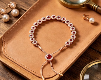 Rode vintage luxe armband, vergulde legering armband, verstelbare armband met rode kristallen, elegant statement sieraad, cadeau voor haar