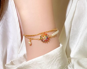 Franse gelaagde parelarmband, kleurrijke zirkonia bloemarmband, dubbele gouden armband, verfijnd sieraad, elegant cadeau voor haar