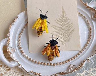 Handgemaakte gehaakte bijenbroche, wollen bijenspeld, schattige hommelbroche, insectensieraad, cottagecore cadeau, 2 stijlen beschikbaar