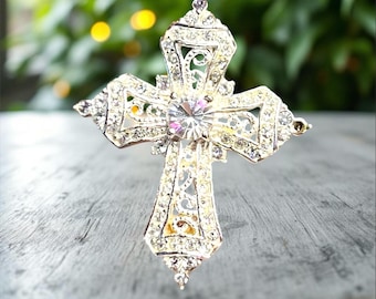 Cruz de plata de ley con piedras de circonita cúbica
