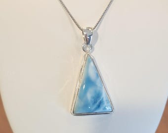 三角形のラリマーネックレス | 天然宝石ペンダント | ハンドメイド