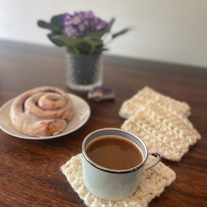 Rustic Farmhouse Coaster Set Ivory Chunky Knit Coaster Hostess Gift Farmhouse Decor Winter White Coaster Double Knit Coaster Lake House