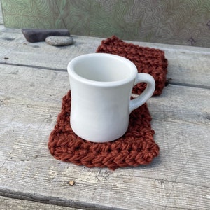 Cozy Chunky Knit Home Decor Rustic Farmhouse Coaster Set Brick Red Chunky Knit Coaster Decor Coastal Granny Coaster Set Rusty Barn Red Decor