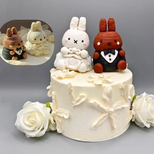 Benutzerdefinierte Kaninchen Paar Kuchen Topper, handgefertigte Polymer Clay Kaninchen Hochzeit Andenken, Hochzeitstorte Topper für Bridal Shower