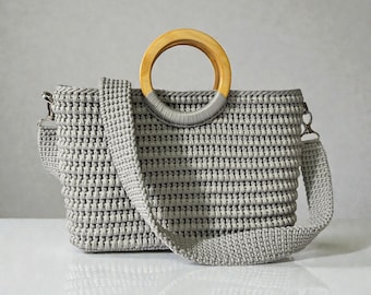 Borsa a mano da donna fatta a mano all'uncinetto - Borsa estiva con manici in legno e dettagli in pelle