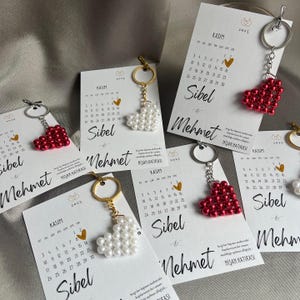 Kişiye Özel İnci Kalp Anahtarlık – İsimli Hediye, El Yapımı Zarif Aksesuar Custom Name Pearl Heart Keychain – Personalized Gift for Her, Han