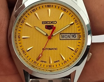 Seiko 5 Vintage Automatic Yellow Dial Japan Made Day/Date For Men's Wrist Watch