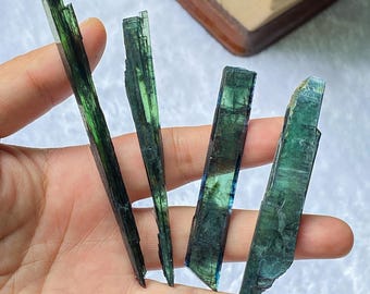 Roher Vivianit-Stab, seltene blau-grüne Kristallspitze, Sammlerstab, natürliches Mineralmuster