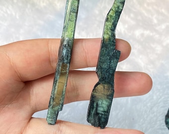 Roher Vivianit-Stab, seltene blau-grüne Kristallspitze, Sammlerstab, natürliches Mineralmuster