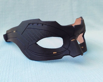 Fabriqué sur commande : masque de cosplay super-héros méchant en cuir