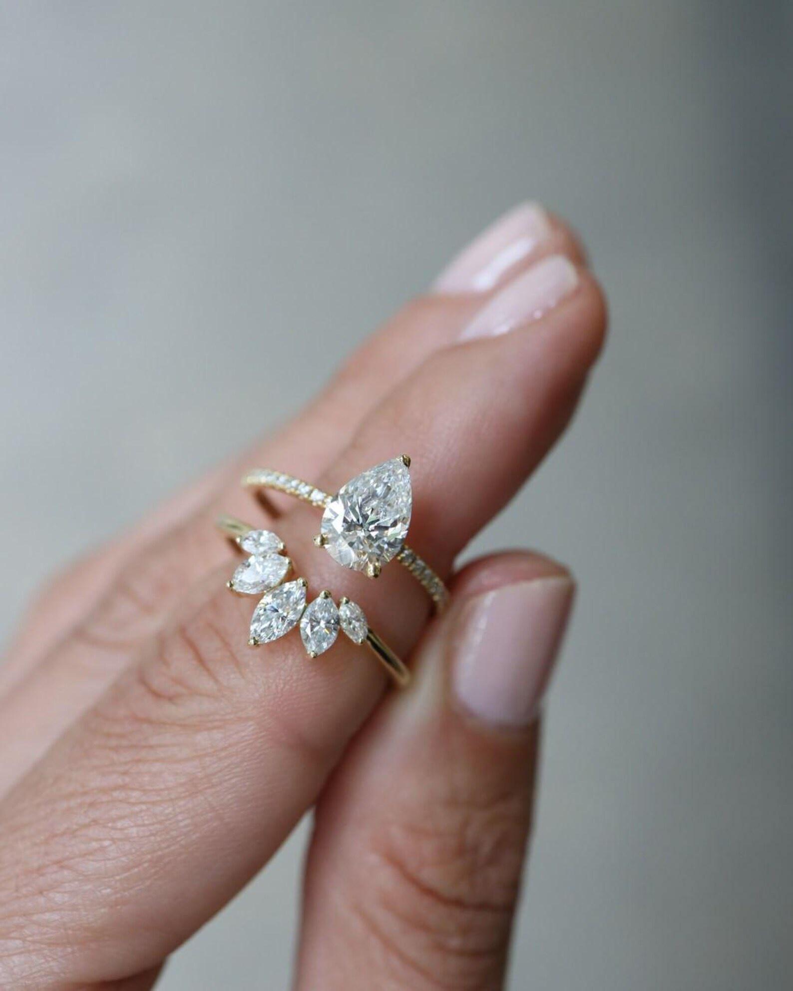 Pear Cut Moissanite Engagement Ring Set 14K Solid Gold Bridal Ring Set ...