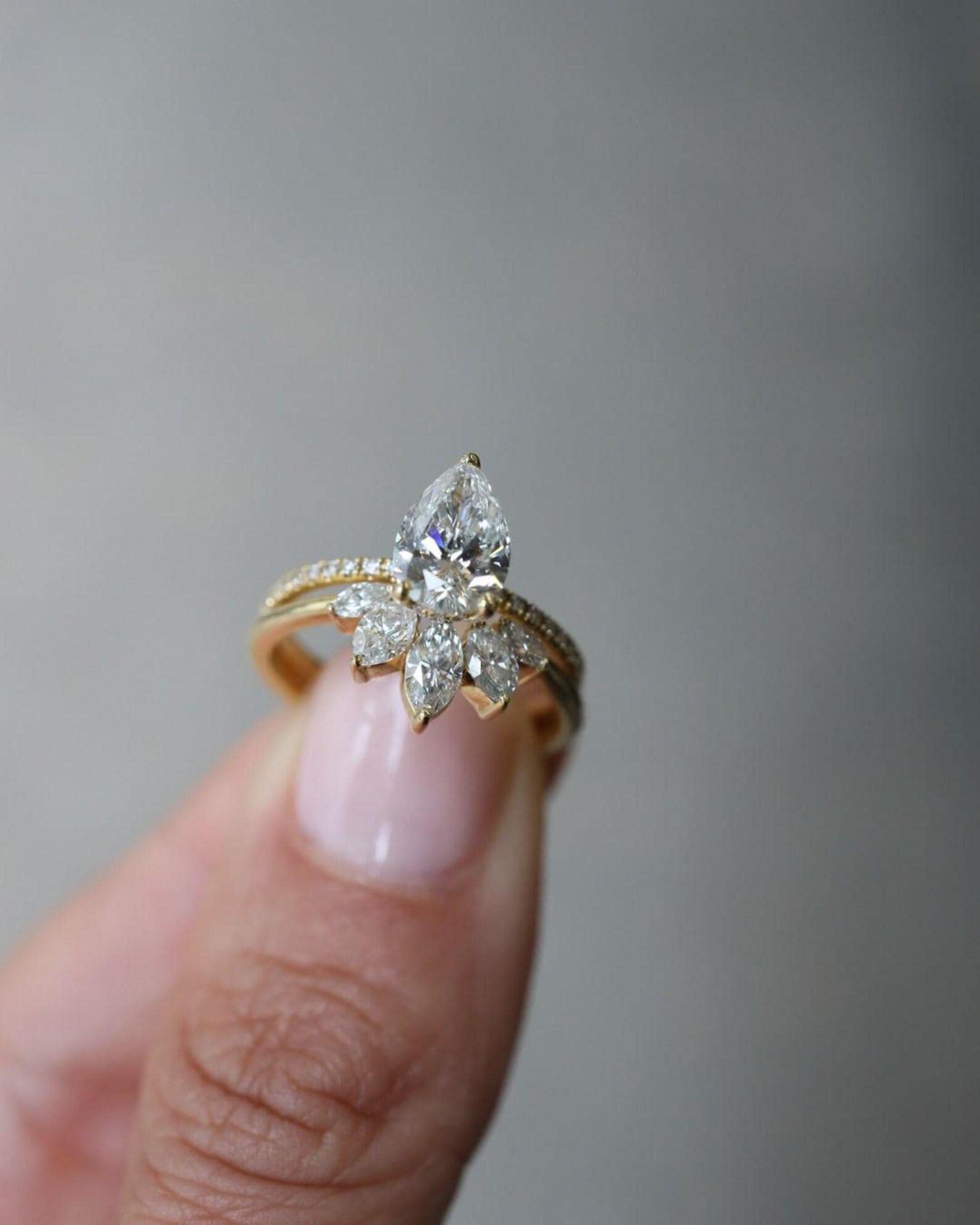 Pear Cut Moissanite Engagement Ring Set 14K Solid Gold Bridal Ring Set ...