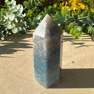 Vacker brasiliansk lazulit i troilitpunkten *Obelisk *Klarhet *Intuition *Lugn Inaktiv