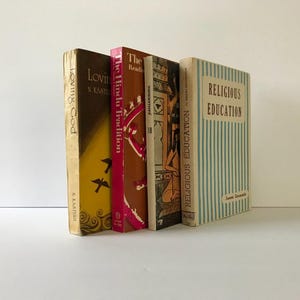 4 Paperback Books on Hinduism: Swami Sivananda, Narayama Kasturi, Ainslee Embree, Lemaitre on Ramakrishna