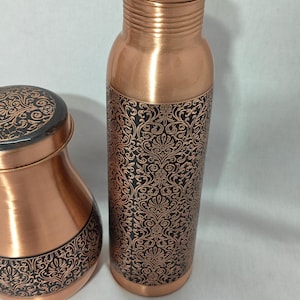 Dispensador de agua de cobre antiguo de 8 litros con soporte, 2 botellas y vaso. Decoración de cocina de lujo. Regalo para la salud. imagen 11