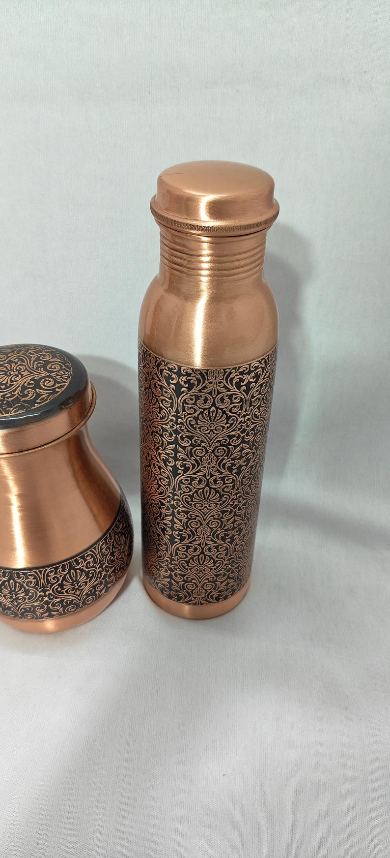 Dispensador de agua de cobre antiguo de 8 litros con soporte, 2 botellas y vaso. Decoración de cocina de lujo. Regalo para la salud. imagen 11