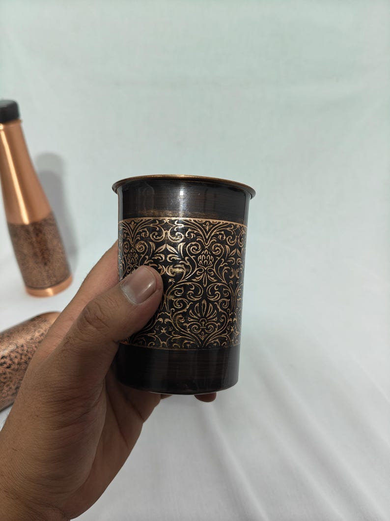 Dispensador de agua de cobre antiguo de 8 litros con soporte, 2 botellas y vaso. Decoración de cocina de lujo. Regalo para la salud. imagen 17