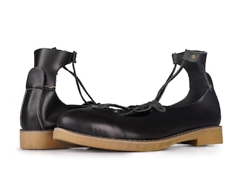 Handmade Leather Giwa Shoes for Women – Lace Up Leather Flats with Termo Sole, Black or Honey Brown, Comfortable Walking Shoes