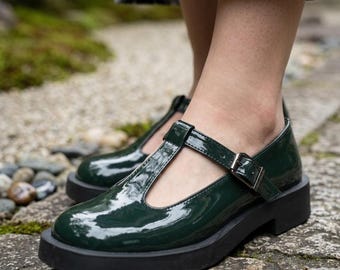 Zapatos Mary Jane veganos hechos a mano • Bailarinas negras, rojas y verdes brillantes • Zapatos clásicos cómodos para mujer, ideales como regalo.