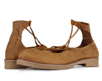 Zapatos Giwa de cuero hechos a mano para mujer – Bailarinas de cuero de caballo con cordones en el tobillo y suela Termo ligera – Marrón y verde