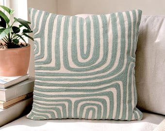 Federa per cuscino Boho verde salvia, avorio e crema, con ricamo a mano e texture