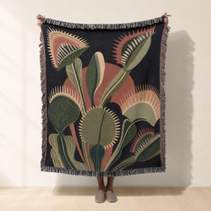 Venus Flytrap Blanket, Dark Botanical Woven Cotton Throw, Carnivorous Plant Lover Gift, Unique Cozy Home Decor Accent
