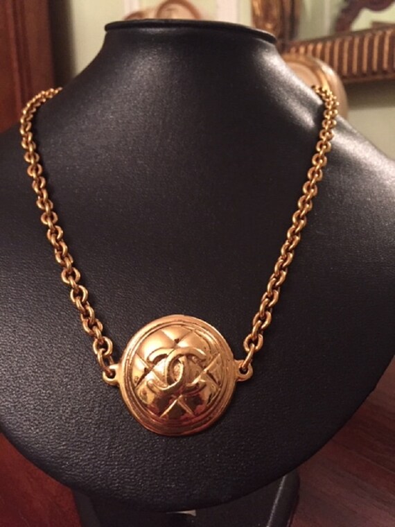 AUTHENTIC CHANEL NECKLACE