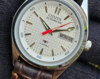 Vintage Citizen Automatic Transparent Back Men Steel 21 Jewels day & date Japanese Wrist Watch