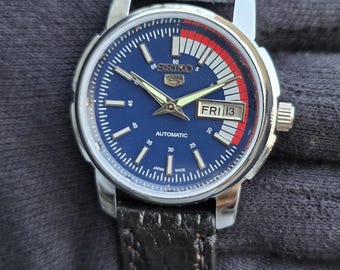 Vintage Seiko 5 Automatic Men Steel Day Date 17 Jewels  display picture 2