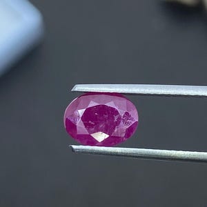 Natural Red Ruby Oval Faceted Gemstone Deep Red Ruby Natural Gemstone For Jewelry Making 8.20x6.20x4.60 mm 2.40 ct