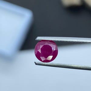 Natural Red Ruby Round Faceted Gemstone Deep Red Ruby Natural Gemstone For Jewellery Making  6x6x2.90 mm 1.05 ct