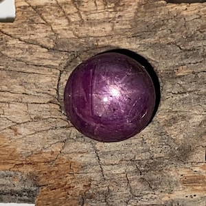 Natural Red Star Ruby, round Cabochon, 10x10x7.90 mm, 8.95 Carats