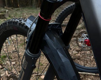Unbreakable "Low-Poly" Rock Shox ZEB Mudguard | 3D Printable TPU Design