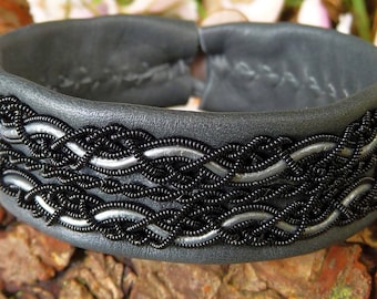 Lapland bracelet RAVEN black copper and leather cuff with antler button closure